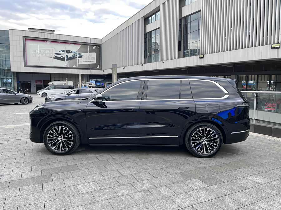 Deepal S09 2025 car image #13