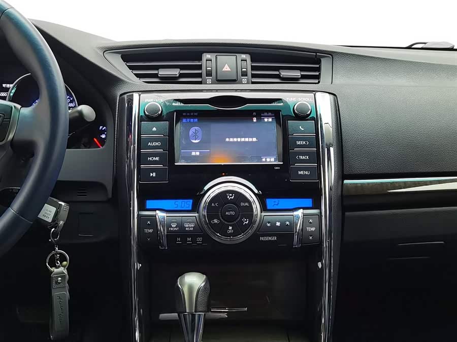 Toyota Reiz 2014 صورة سيارة #13