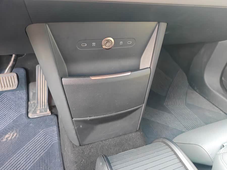 Zeekr X 2023 immagine di auto #13