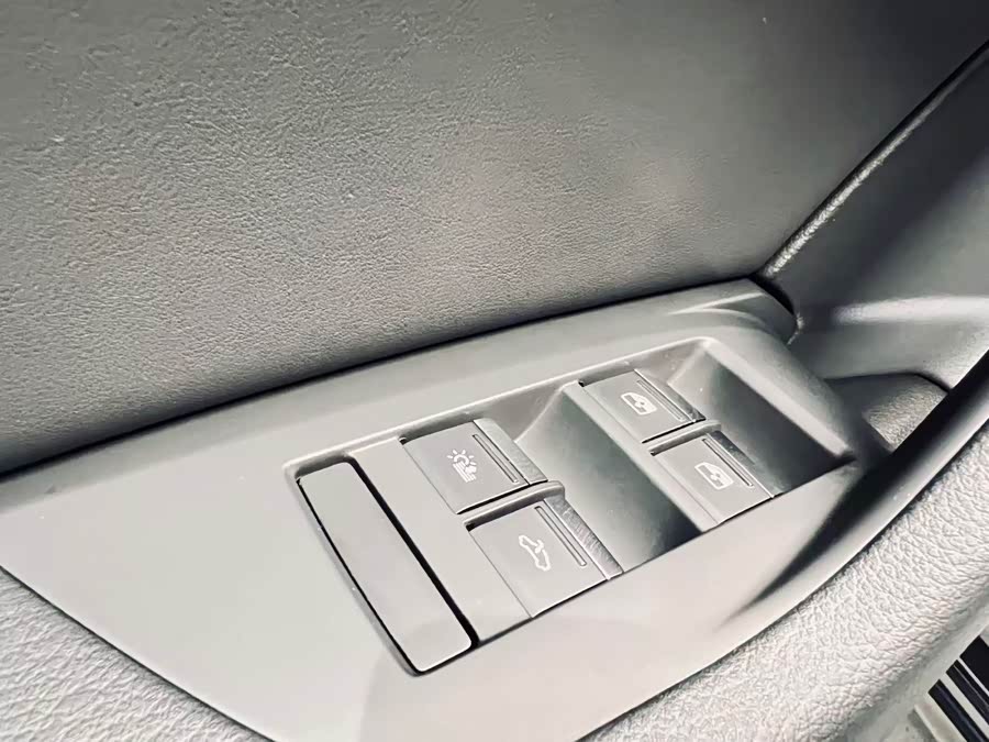 Audi A6L New Energy 2021 #13 Audi A6L New Energy 2021 car image #13