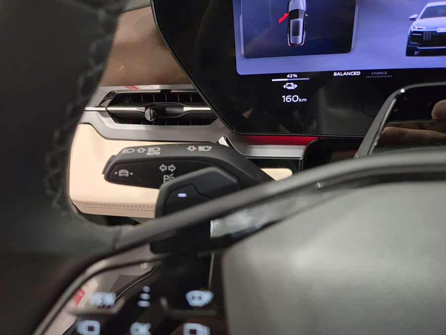 Audi Q6L e-tron 2025 صورة سيارة #13