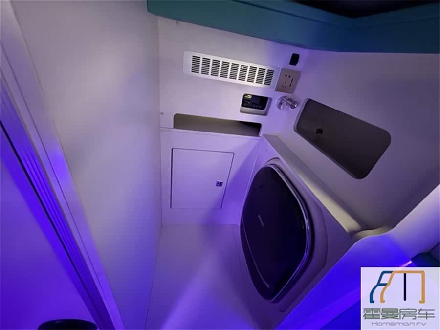 Ford Transit 2023 car image #13