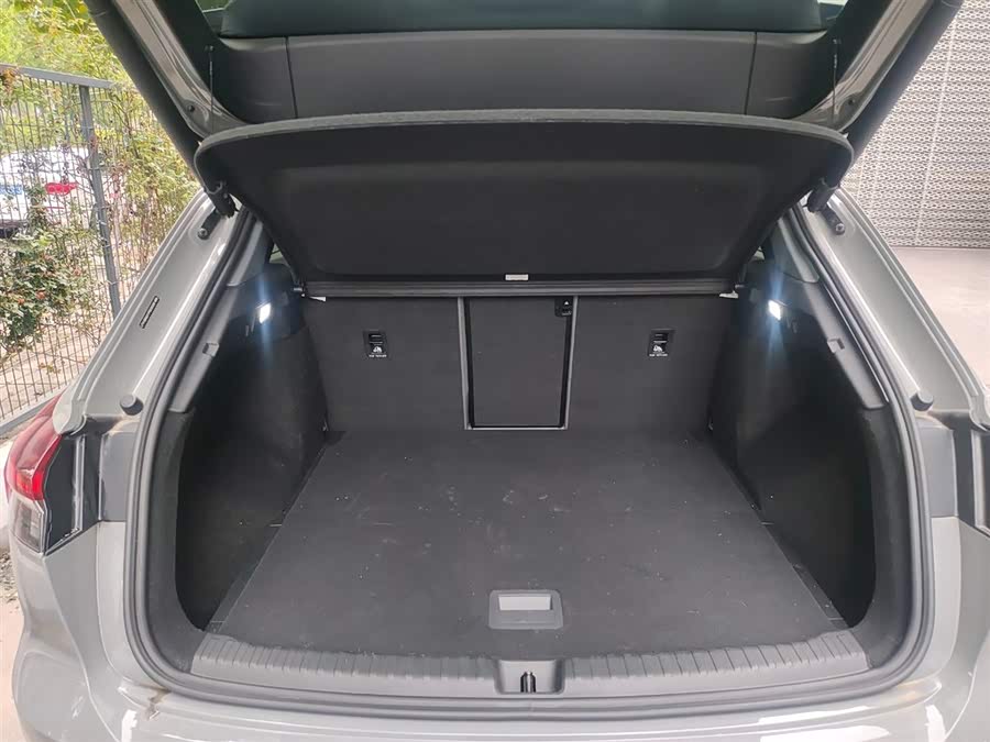 Audi Q4 e-tron 2024 صورة سيارة #13