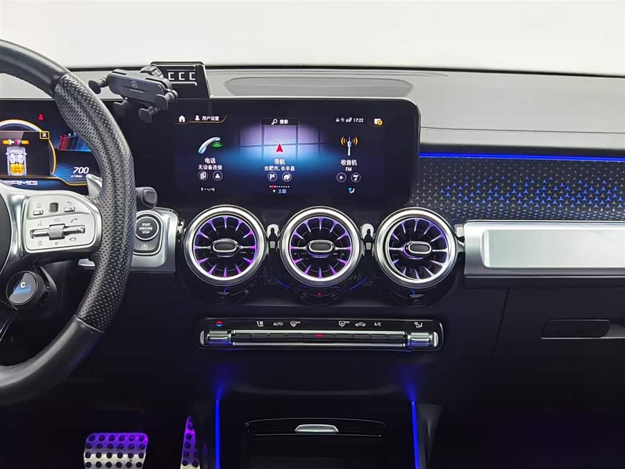 Mercedes-Benz GLB AMG 2023 immagine di auto #13