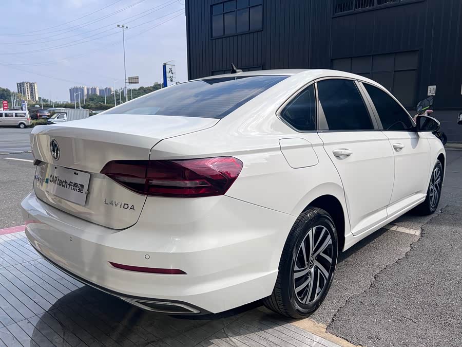 Volkswagen Lavida 2021 car image #13