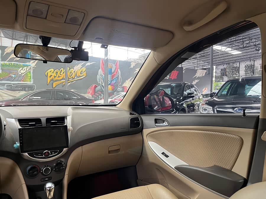 Hyundai Reina 2010 #13 Hyundai Reina 2010 car image #13