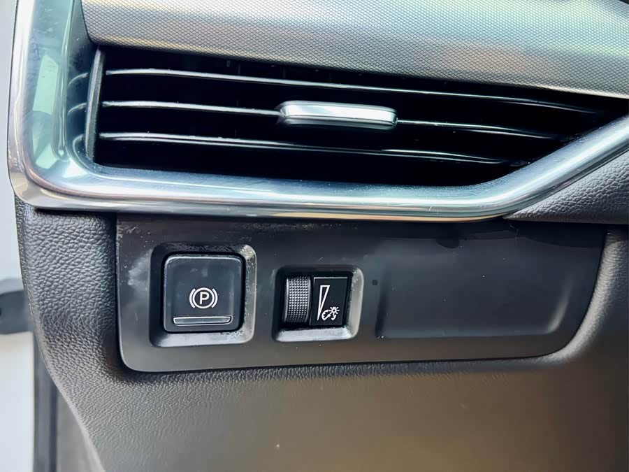 2020 immagine di auto #13