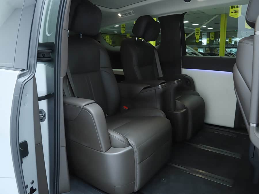 理想汽车 理想MEGA 2024 汽车图片 #13