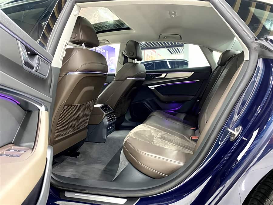 Audi A7L 2023 immagine di auto #13