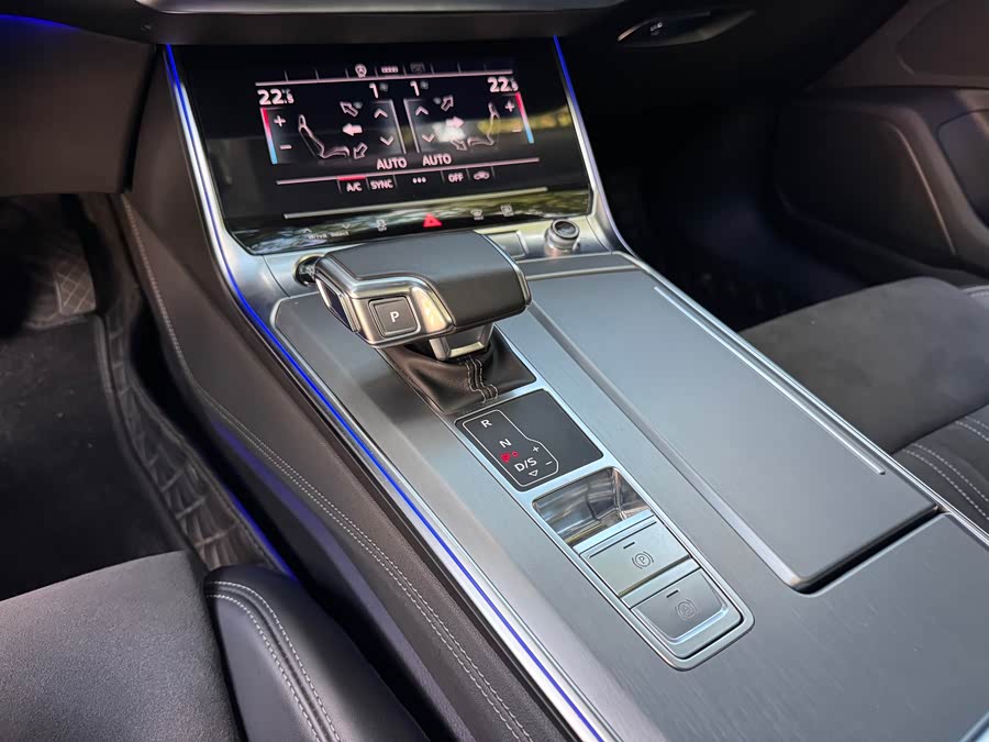 Audi A7L 2024 #13 Audi A7L 2024 car image #13