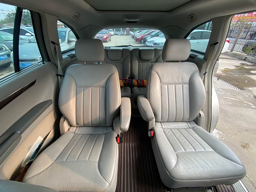 Mercedes-Benz R Class 2009 car image #13