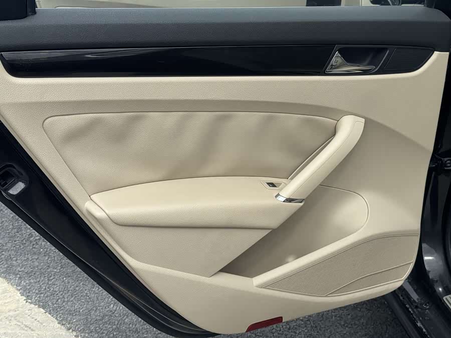 Volkswagen Passat 2014 imagen de coche #13