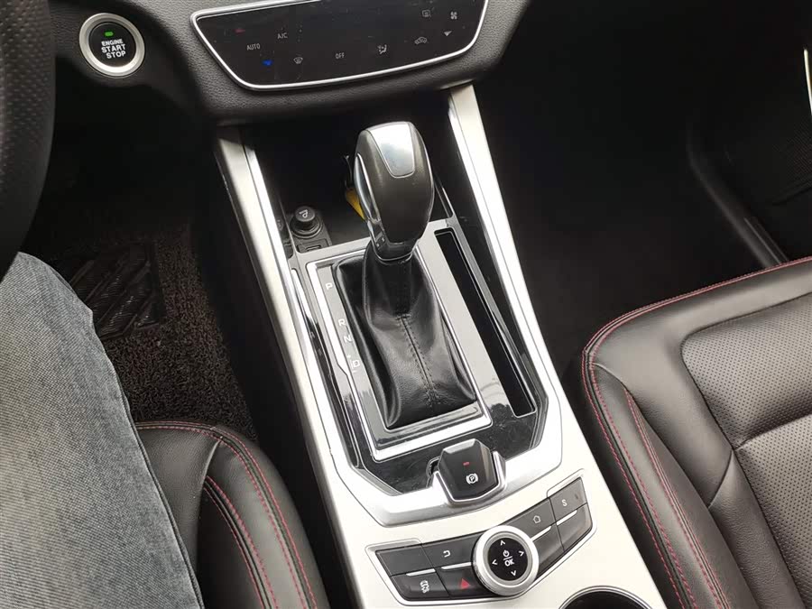 SWM斯威汽车 SWM斯威G01 2018 #13 SWM斯威汽车 SWM斯威G01 2018 汽车图片 #13