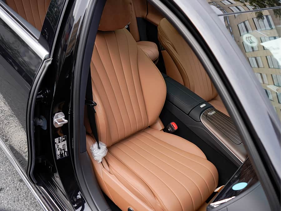 Mercedes-Benz E Class New Energy 2025 car image #13