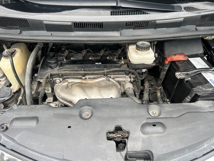 BYD M6 2015 car image #13