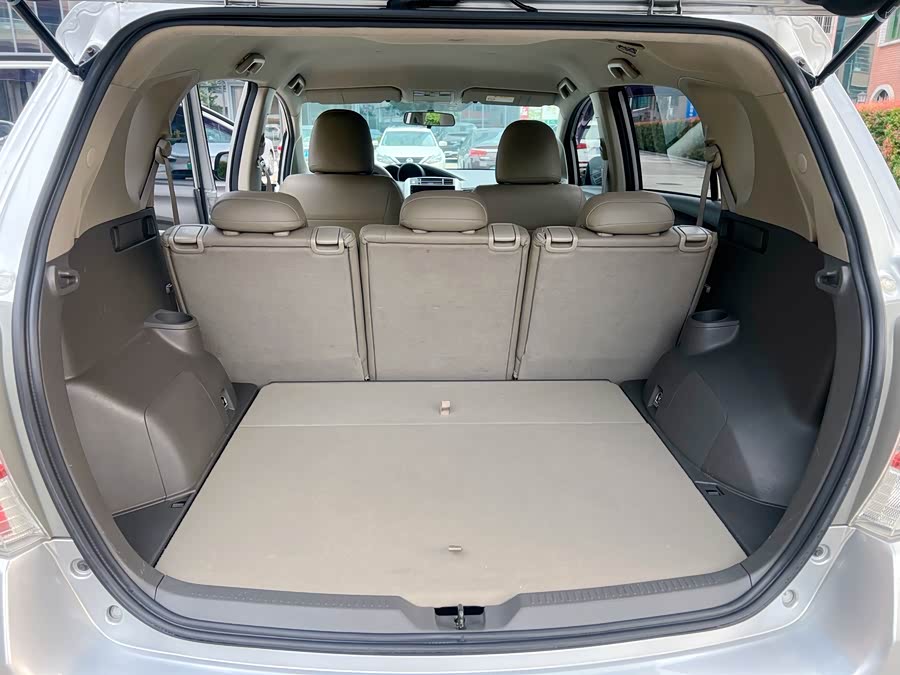 Toyota Reiz 2011 car image #13