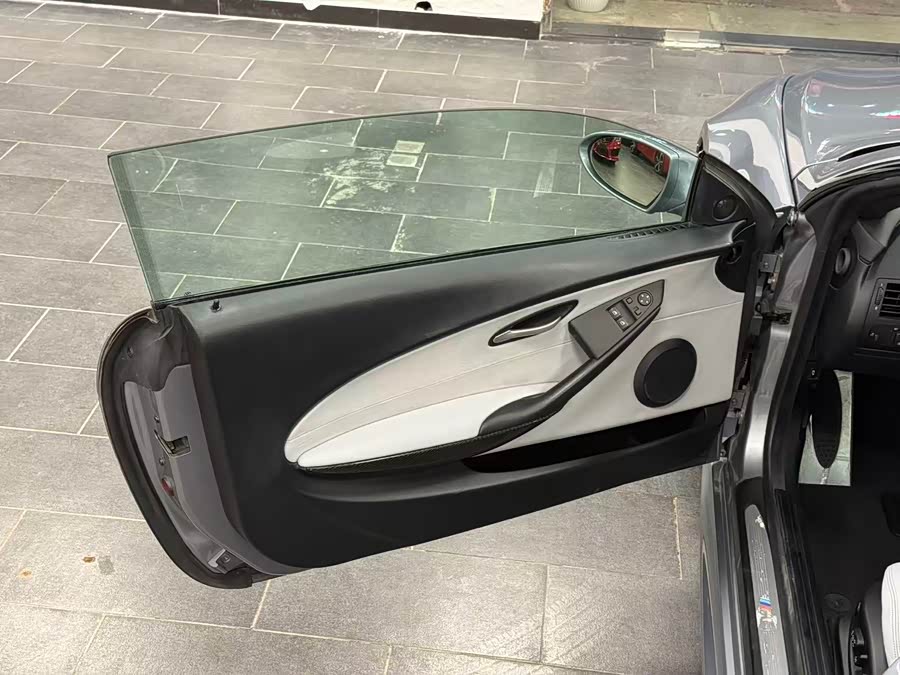 BMW M6 2006 car image #13