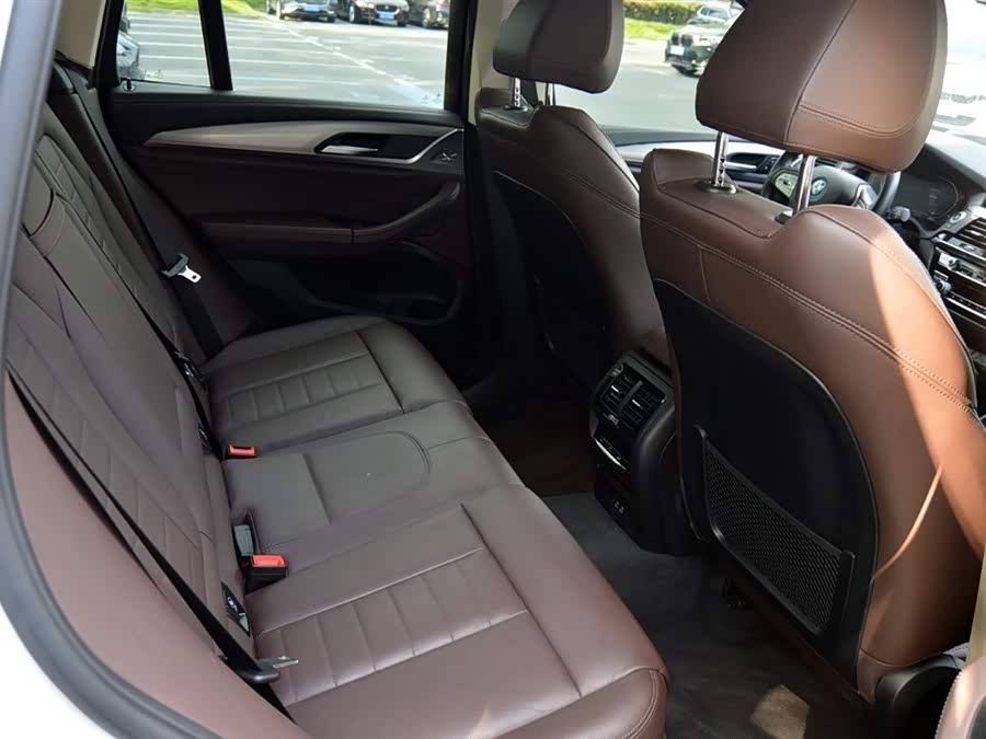 BMW iX3 2022 car image #13