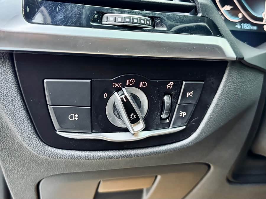 BMW iX3 2021 car image #13