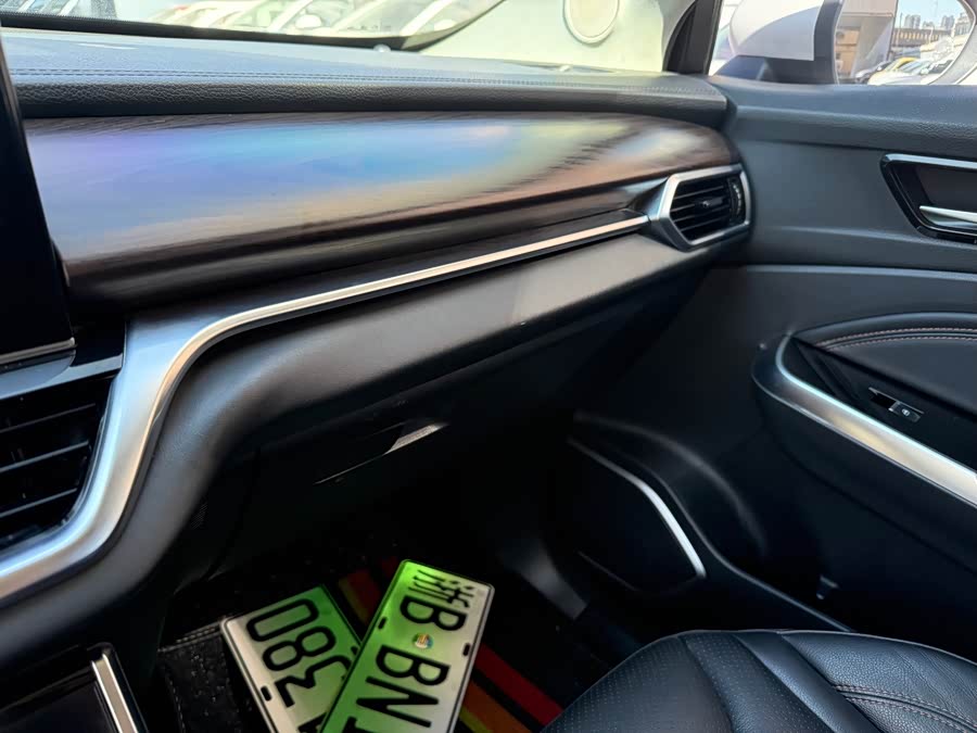 HongQi E-HS3 2019 car image #13