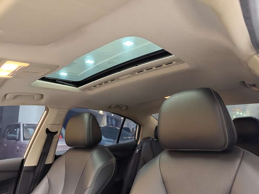 Roewe i5 2020 car image #13