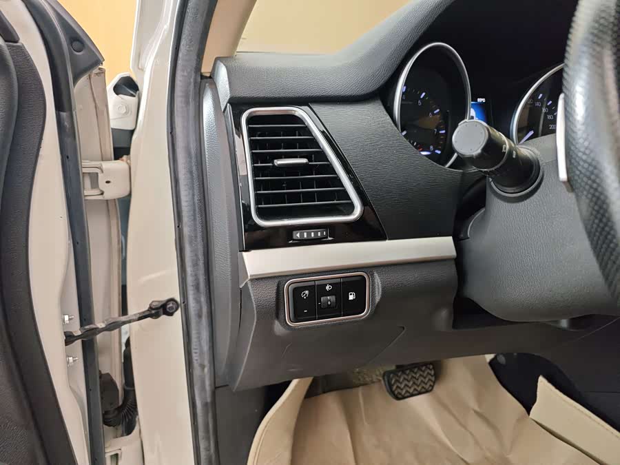 Haval H6 Coupe 2016 car image #13