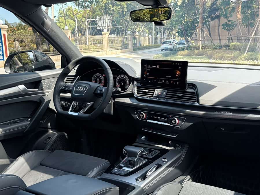 Audi Q5L Sportback 2022 immagine di auto #13