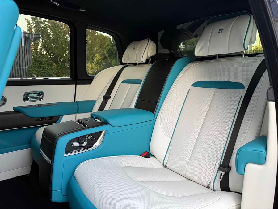 Rolls-Royce Cullinan 2023 car image #13