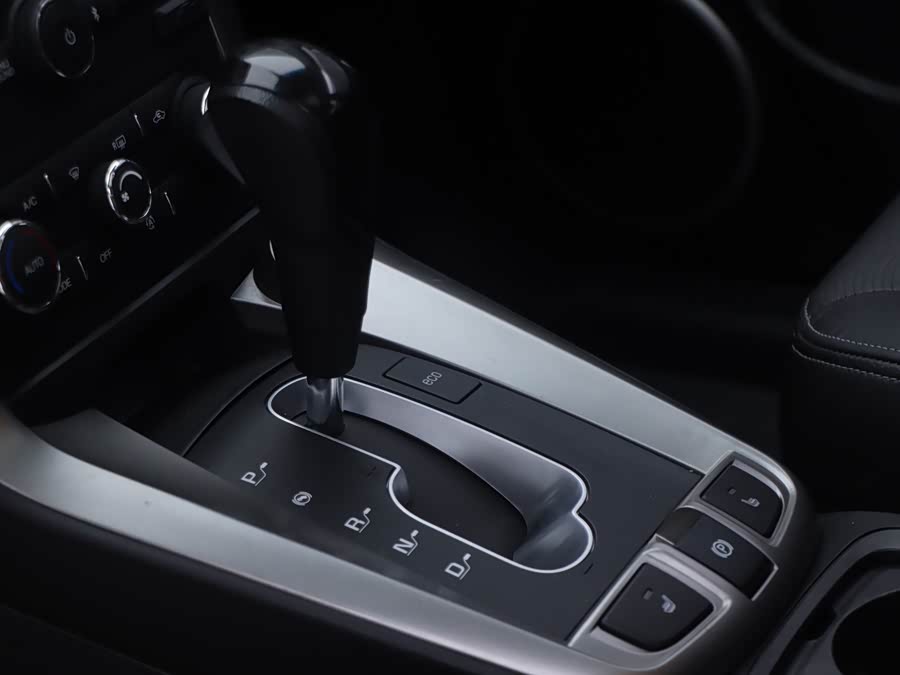 Chevrolet Captiva 2017 car image #13