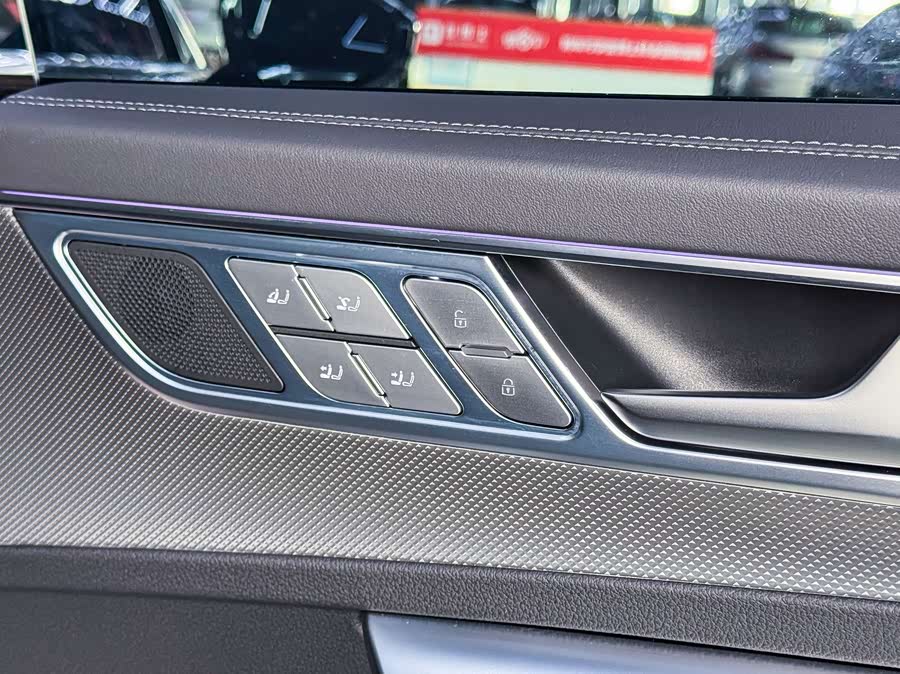 Audi A7L 2025 car image #13