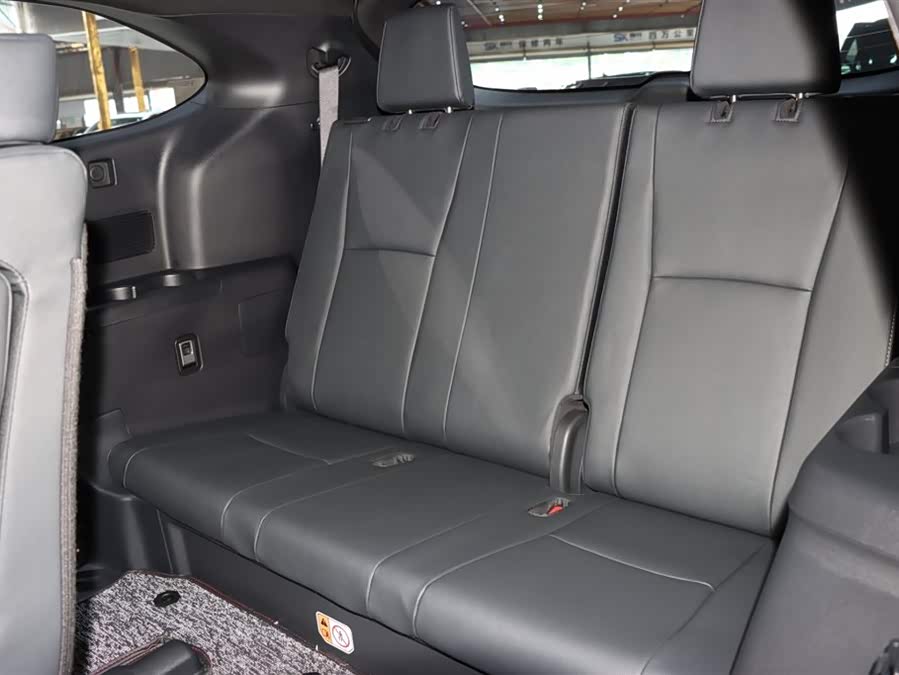 Toyota Crown Kluger 2024 car image #13