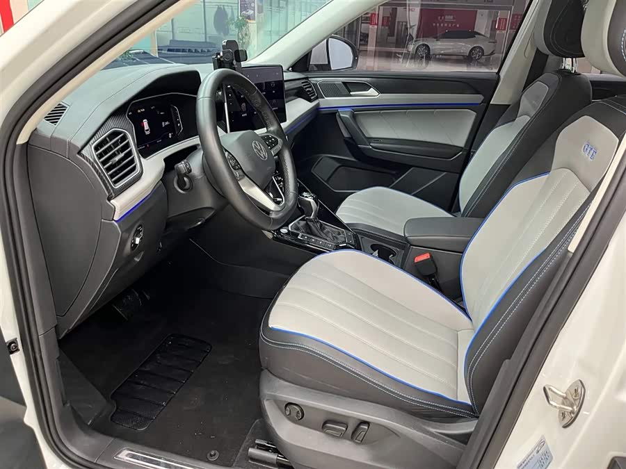 Volkswagen Tayron GTE 2022 car image #13