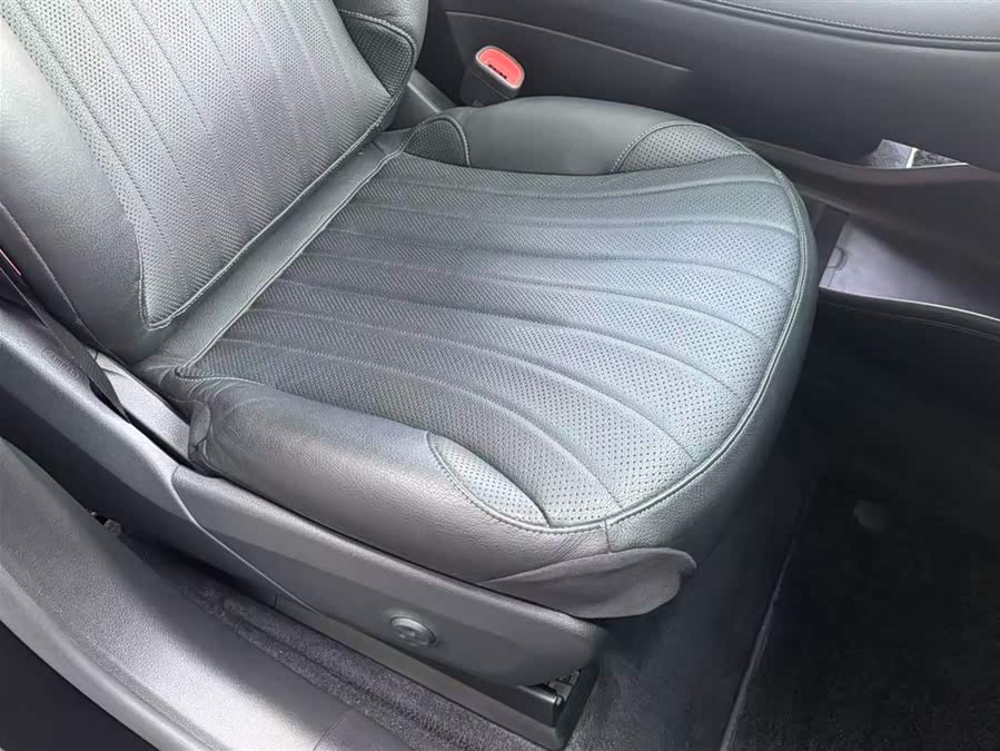 Mercedes-Benz EQS SUV 2023 car image #13