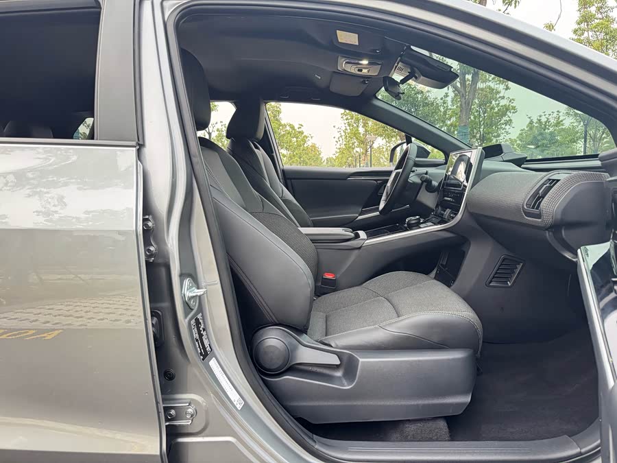 Toyota Bozhi 4X 2024 #13 Toyota Bozhi 4X 2024 car image #13