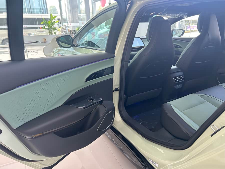 HongQi EH7 2025 #13 HongQi EH7 2025 car image #13