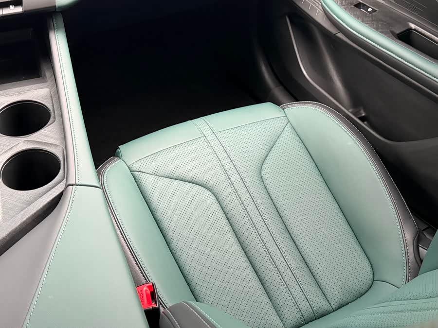 Changan UNI-V iDD 2024 #13 Changan UNI-V iDD 2024 car image #13