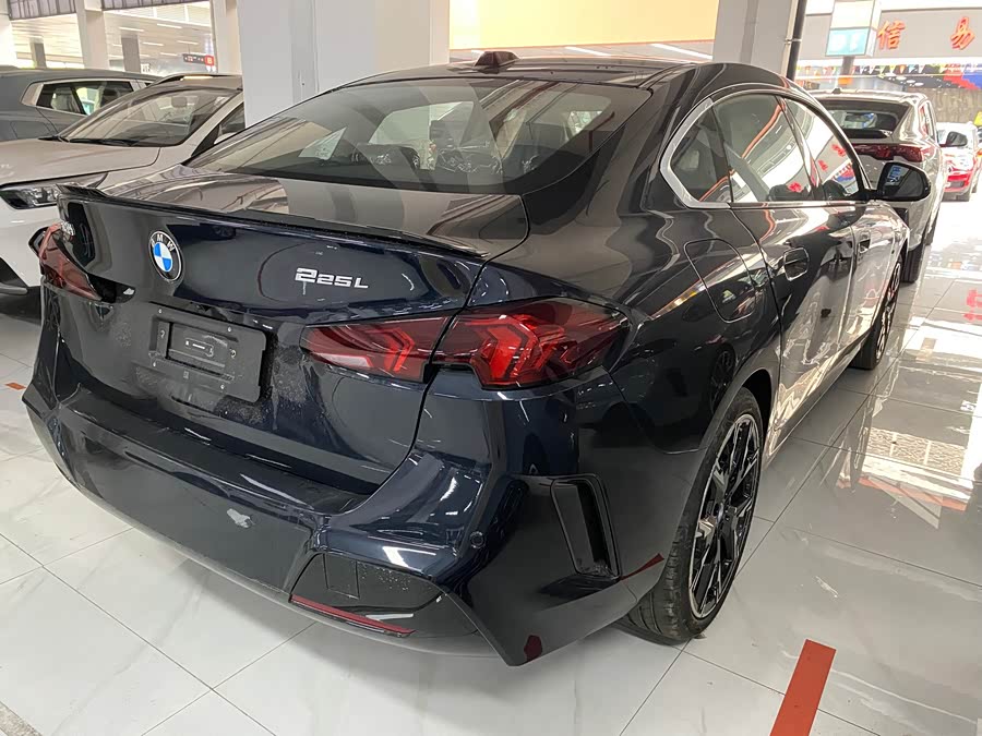 BMW 2 Series 2025 car image #13