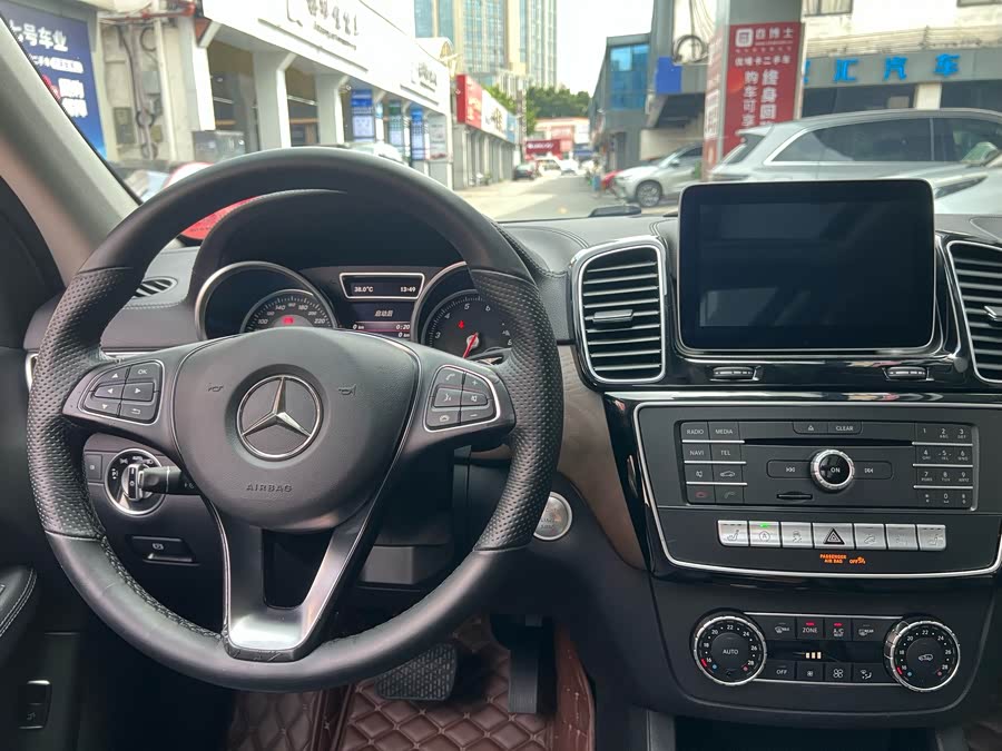 Mercedes-Benz GLE Class 2018 #13 Mercedes-Benz GLE Class 2018 car image #13