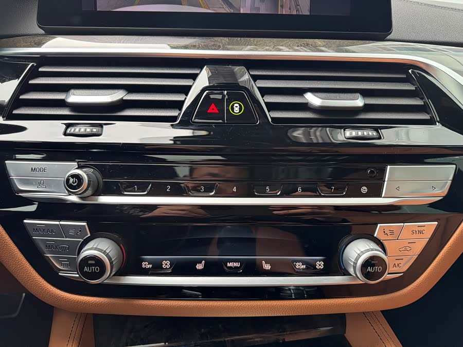 BMW 6 Series GT 2019 car image #13