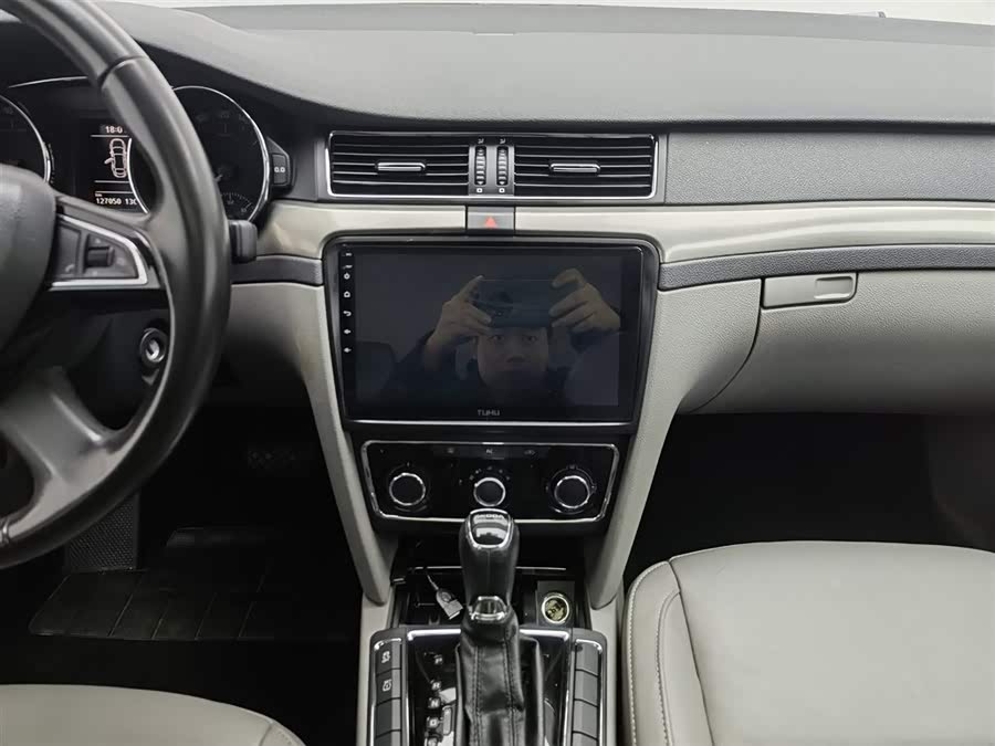 Skoda Superb 2014 car image #13