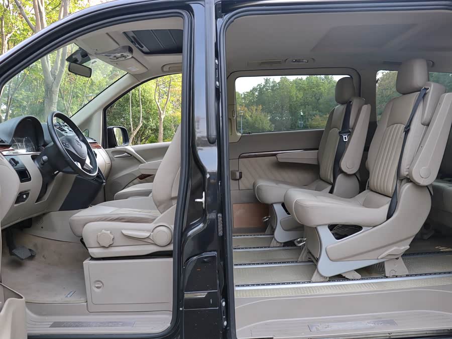 奔驰 唯雅诺 2011 汽车图片 #13