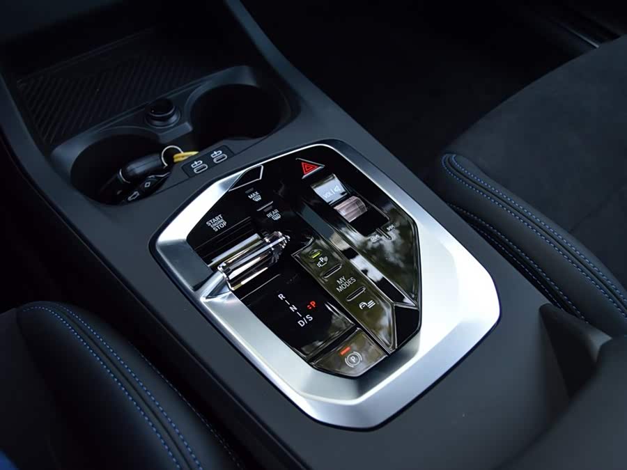 BMW M235L #13 BMW M235L car image #13