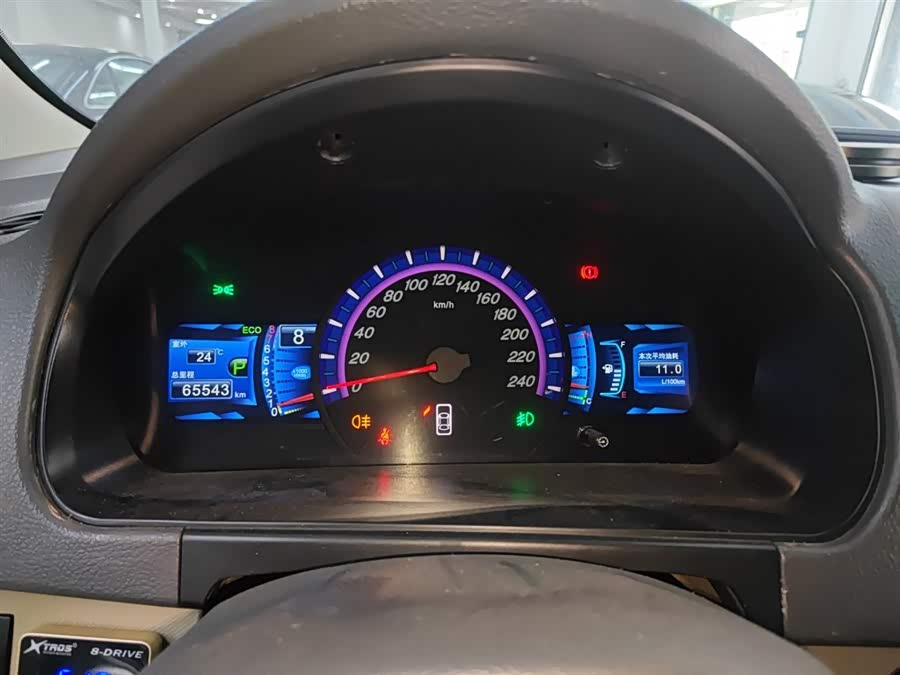 BYD M6 2015 car image #13