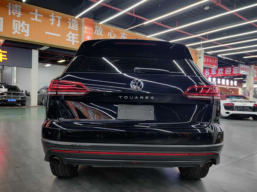 Volkswagen Touareg 2022 car image #13