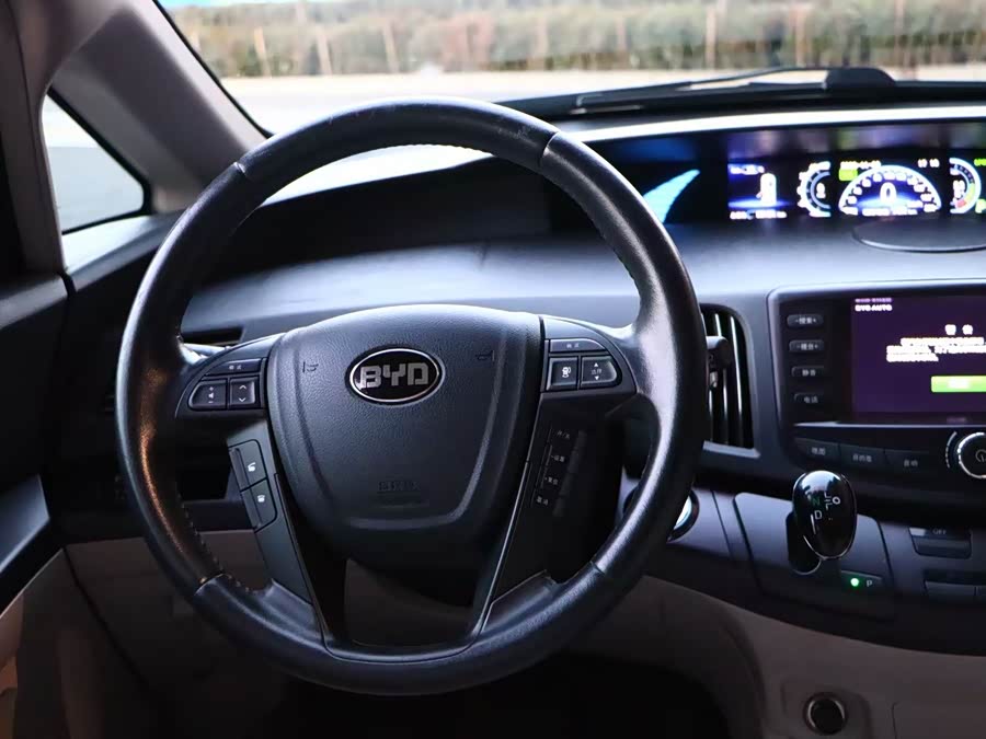 BYD e6 2016 #13 BYD e6 2016 car image #13