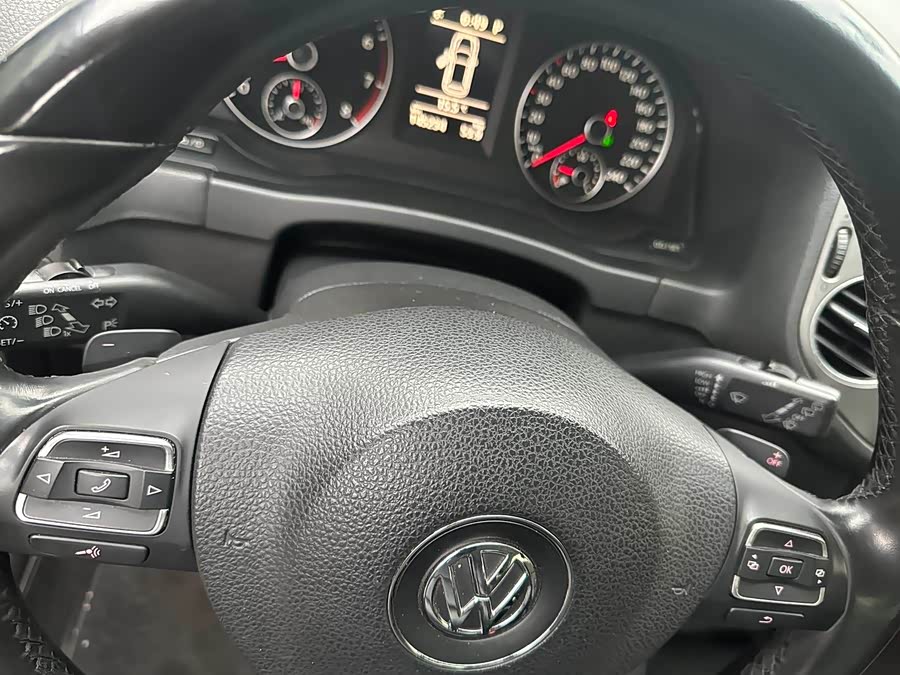 Volkswagen Golf (Imported) 2013 изображение автомобиля #13