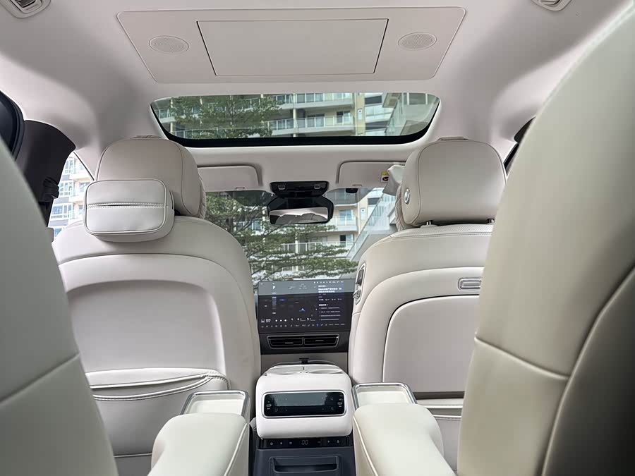 理想汽车 理想MEGA 2024 汽车图片 #13