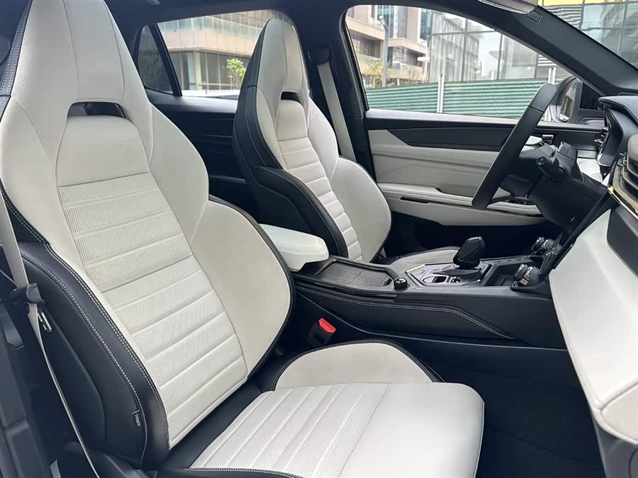 Lynk & Co 01 2022 image de voiture #13