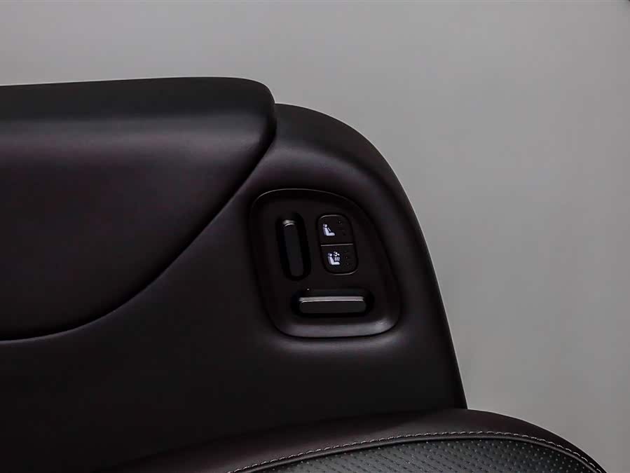 理想汽车 理想MEGA 2024 汽车图片 #13