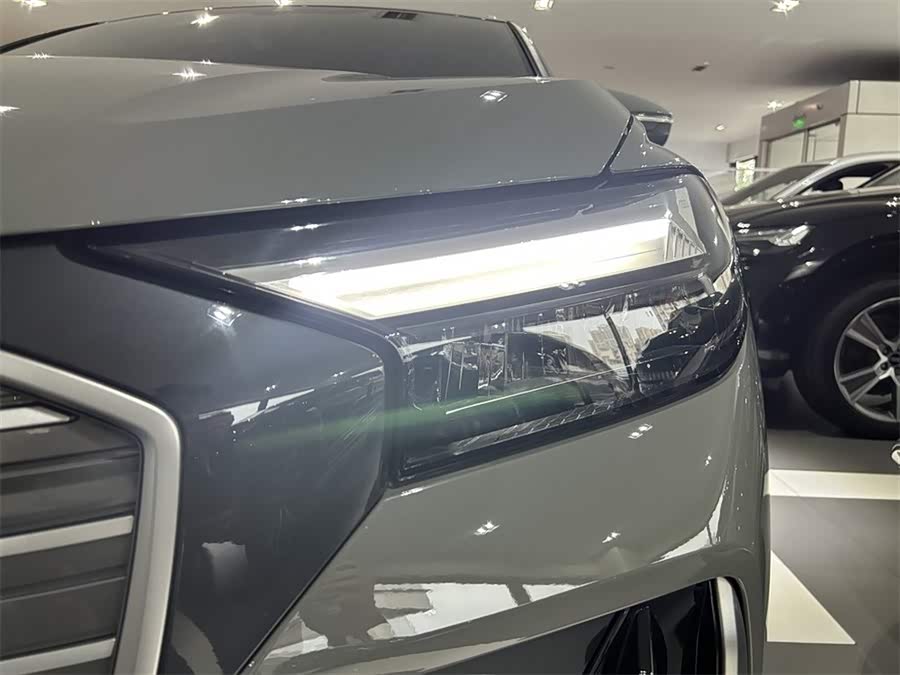 Audi Q4 e-tron 2024 изображение автомобиля #13